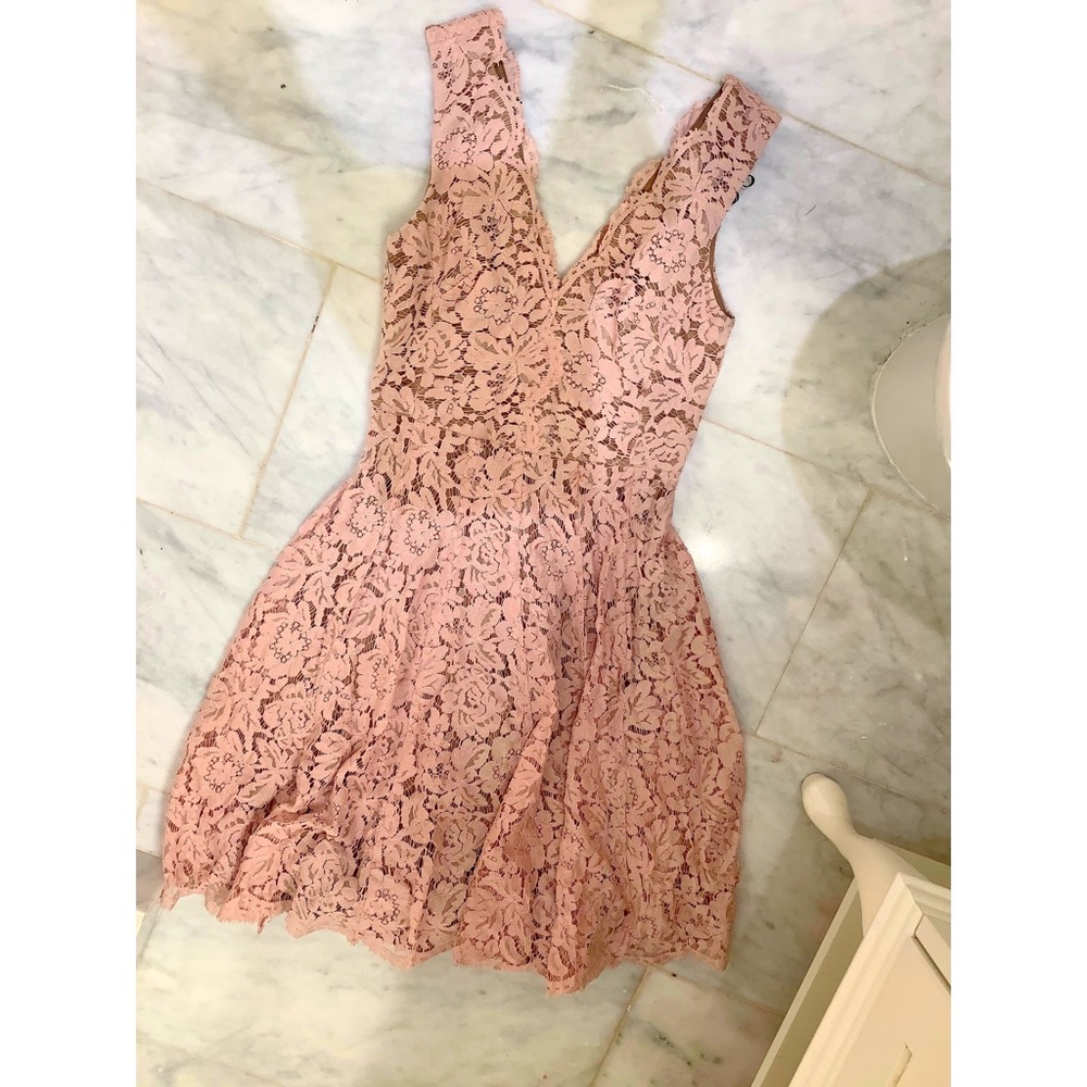 Gorgeous Dusty Mauve Pink Lace Vera Wang Dress Size 6